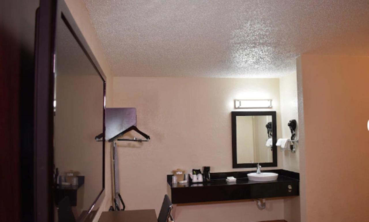 Red Roof Inn San Antonio Northeast - Rittiman Rd エクステリア 写真