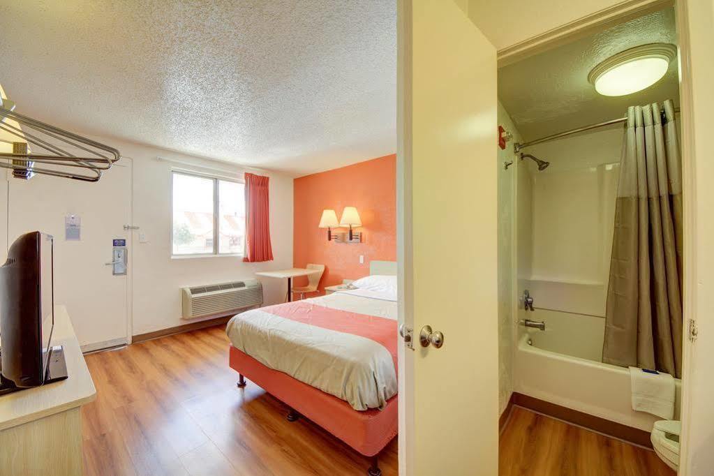 Red Roof Inn San Antonio Northeast - Rittiman Rd エクステリア 写真
